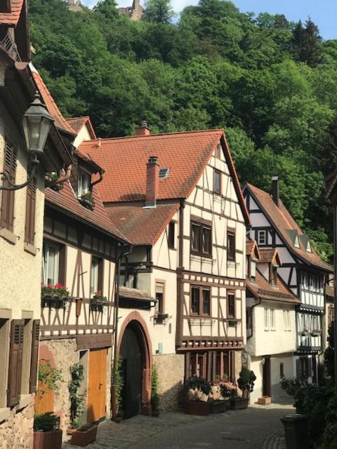 Turmwohnung Buedinger Hof Weinheim Exterior photo